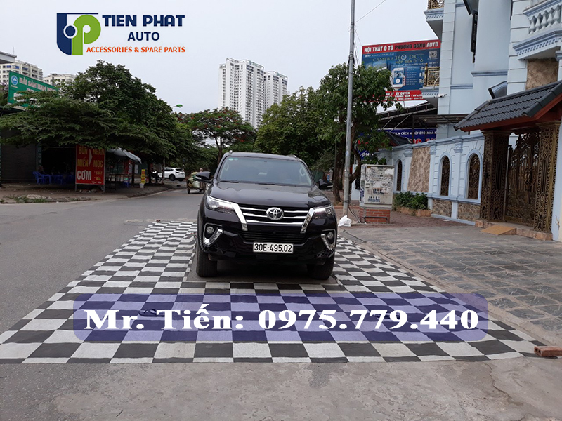 lap-dat-camera-360-dct-cho-xe-toyota-fortuner-2017-2019-chinh-hang-gia-tot